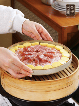 水开后上锅蒸15分钟。